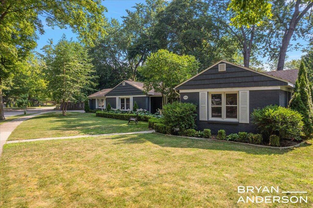 East Grand Rapids, MI 49506,1414 Rosalind Road SE