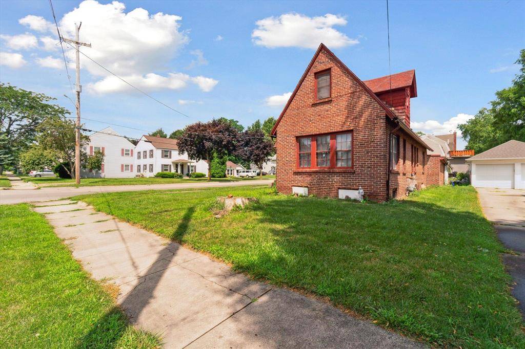 Jackson, MI 49203,1045 S West Avenue