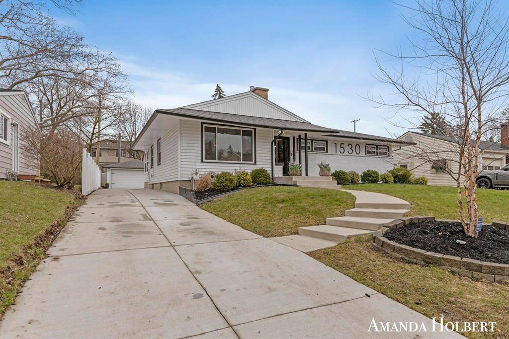 East Grand Rapids, MI 49506,1530 Sherwood Avenue SE