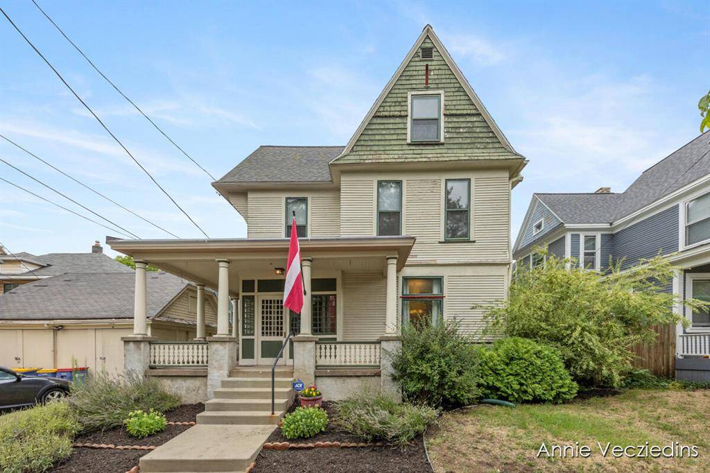Grand Rapids, MI 49506,811 Fairmount Street SE