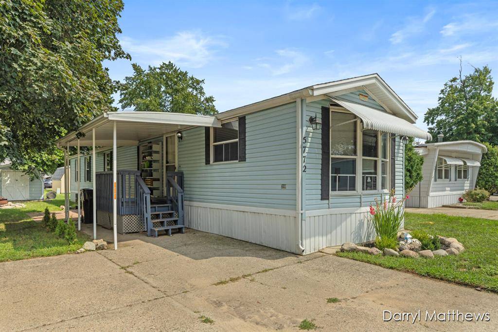 Kentwood, MI 49548,5772 Pinebrook Avenue SE