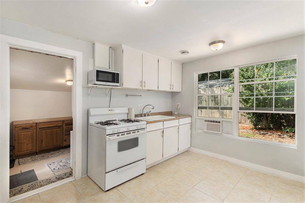 Wyoming, MI 49548,4811 Walton Avenue SW