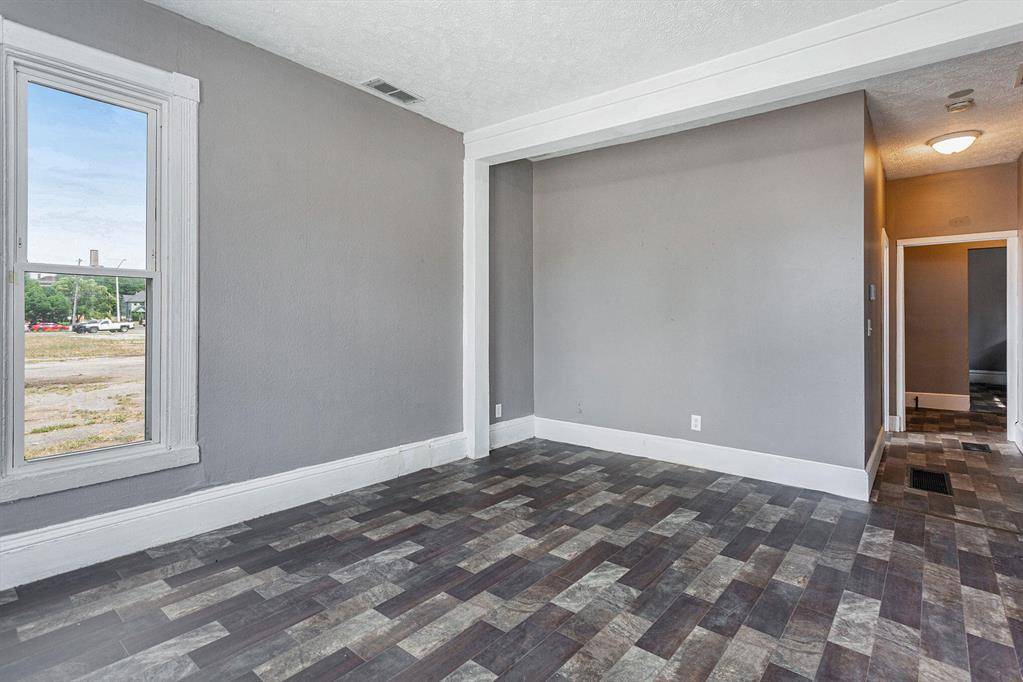 Grand Rapids, MI 49507,26 Hall Street SW
