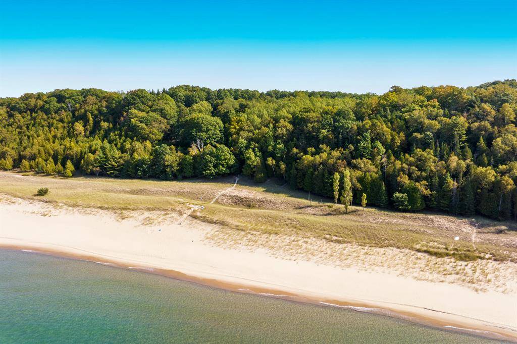 Onekama Twp, MI 49660,V/L Lakeshore Road