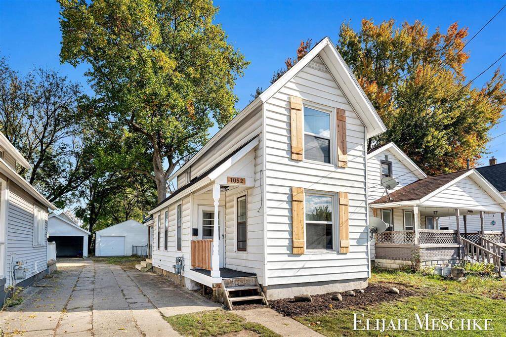 Grand Rapids, MI 49504,1052 Broadway Avenue NW