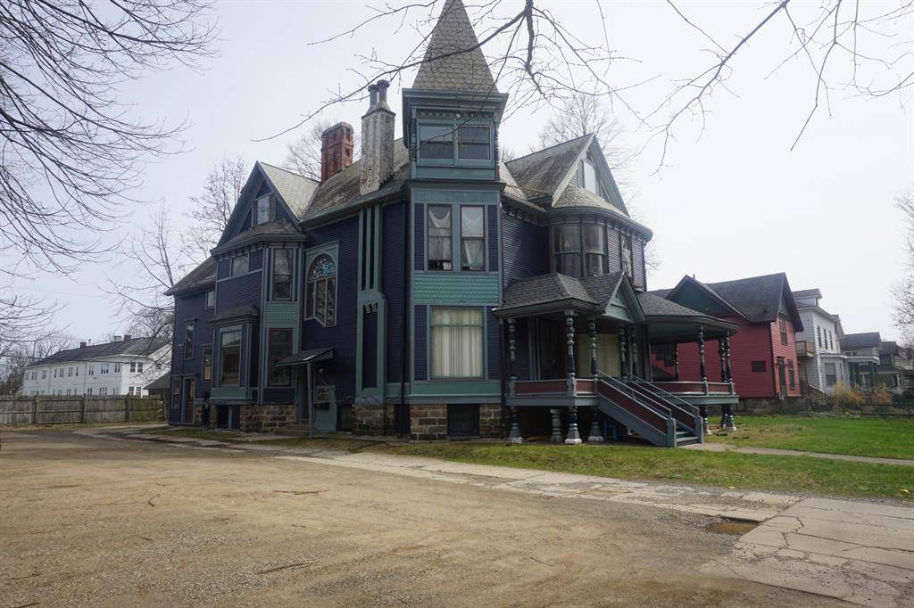 Kalamazoo, MI 49007,324/316 Stuart