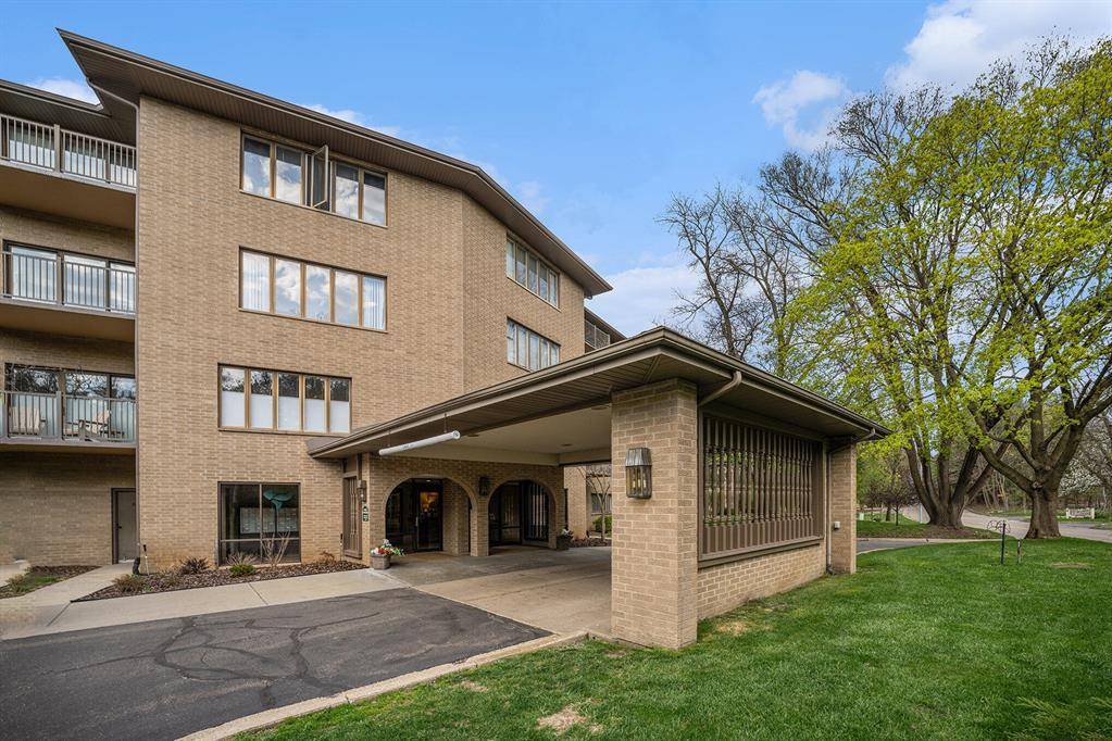 Kalamazoo, MI 49008,4040 Greenleaf Circle 301