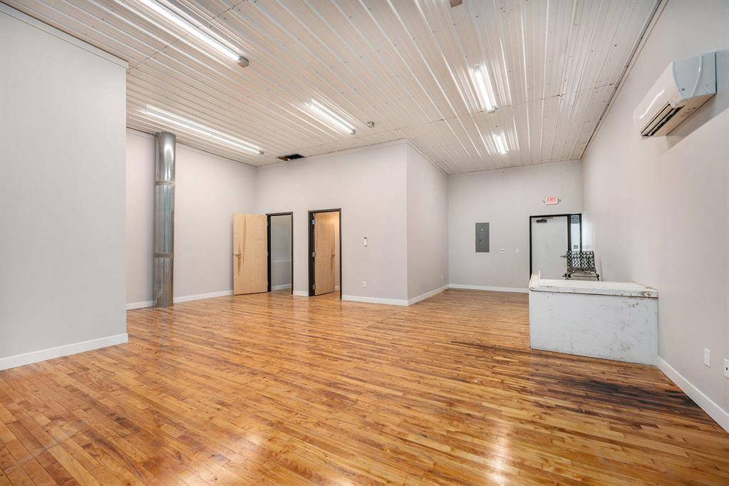 Three Rivers, MI 49093,112 W Prutzman Street Suite 2