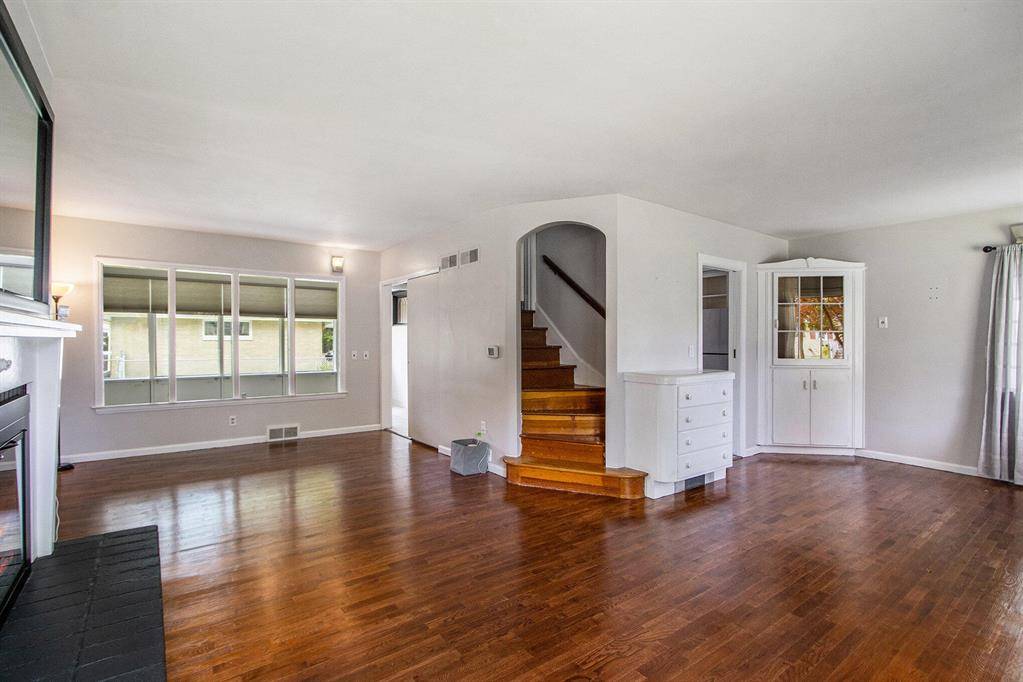 Kalamazoo, MI 49001,1804 Lakeway Avenue