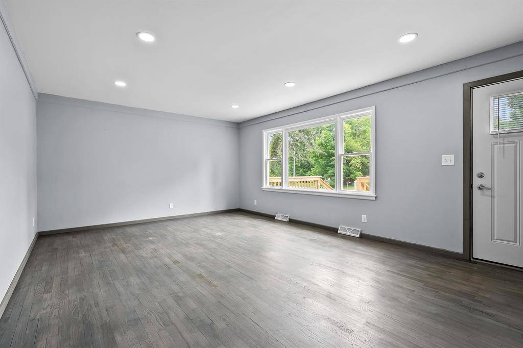 Bedford Twp, MI 49017,207 Walker Drive