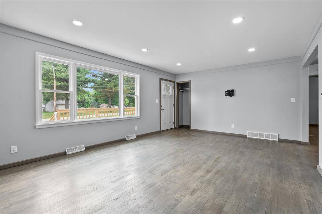 Bedford Twp, MI 49017,207 Walker Drive