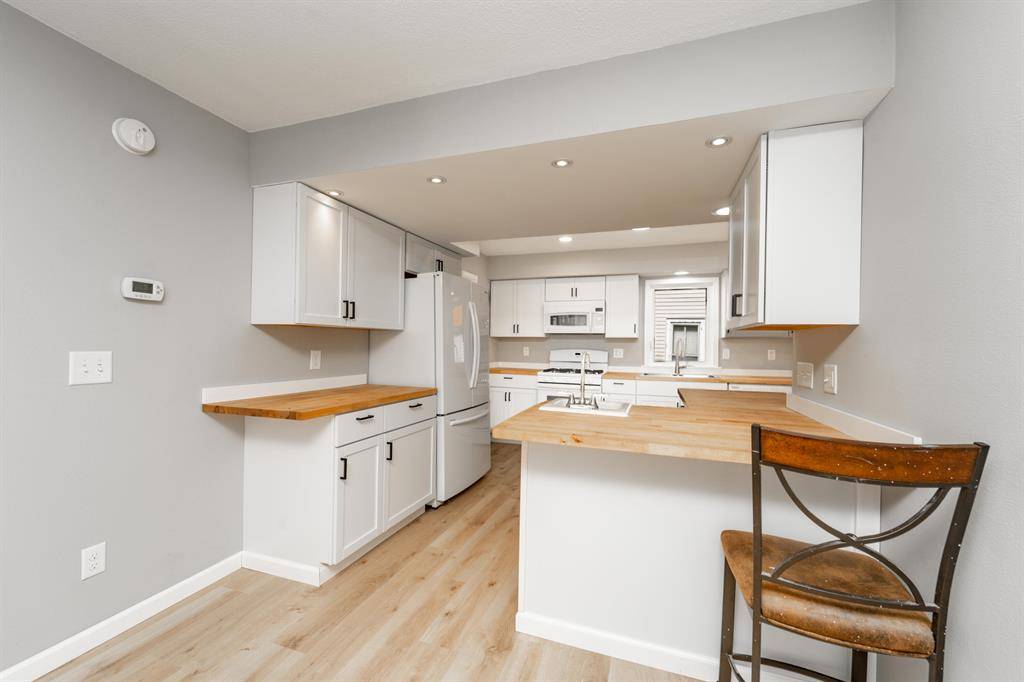 Three Rivers, MI 49093,816 River Street