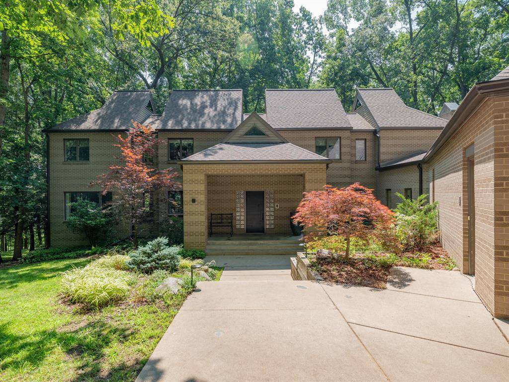 Kalamazoo, MI 49008,3801 Songbird Lane