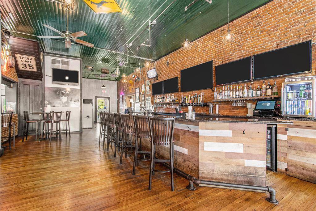 Three Rivers, MI 49093,16 N Main Street