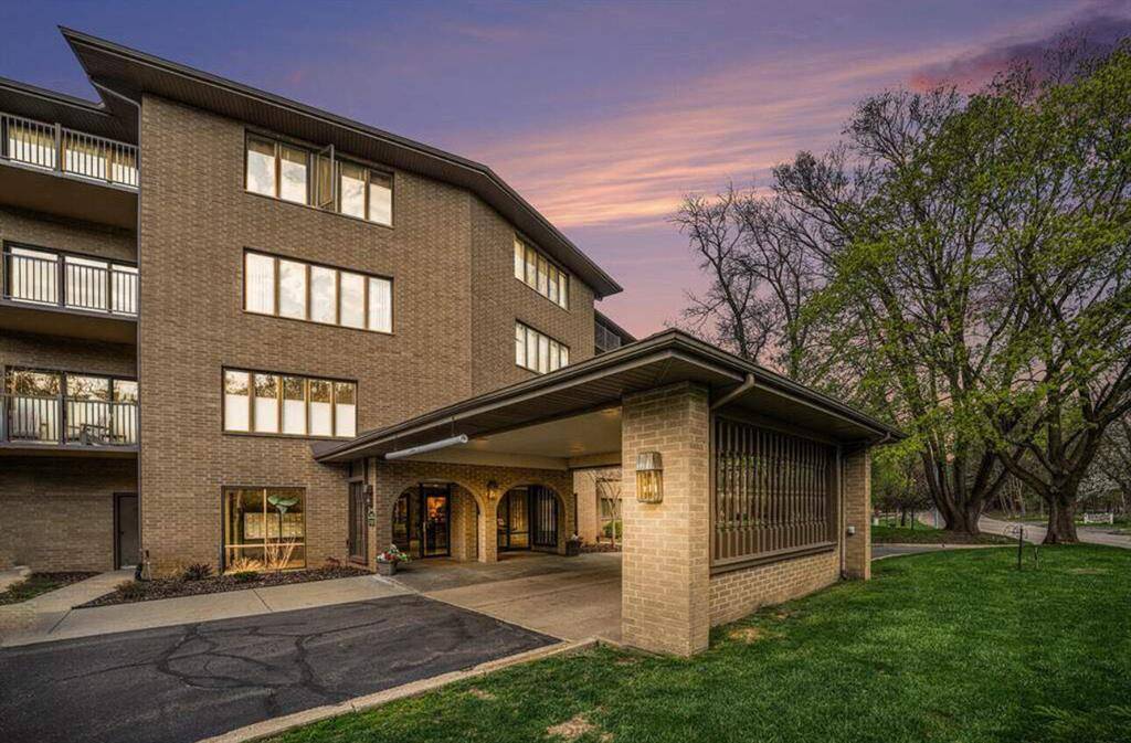 Kalamazoo, MI 49008,4040 Greenleaf Circle 302