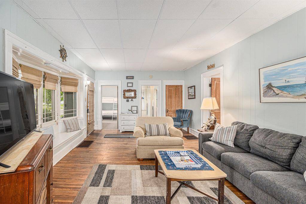 Ludington, MI 49431,706 W Loomis Street