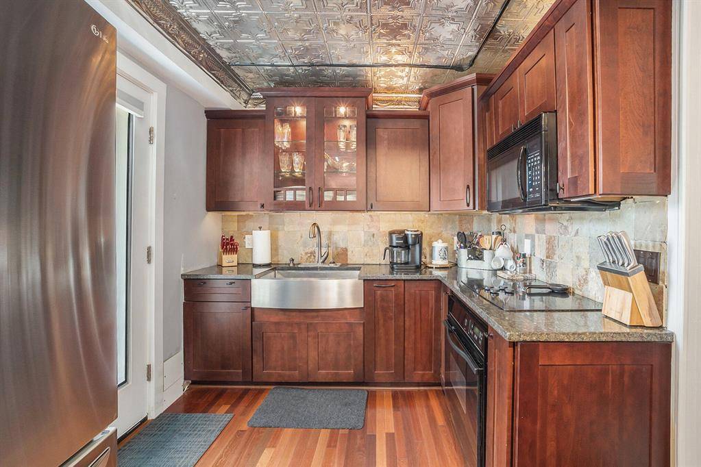 Pentwater Vlg, MI 49449,215 S Hancock Street 2 F