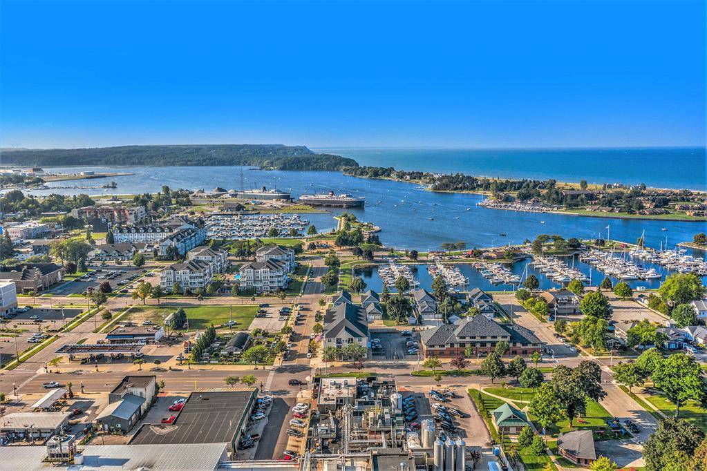 Ludington, MI 49431,401 W Ludington Avenue 208