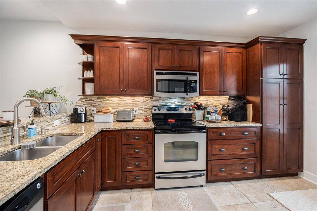 Ludington, MI 49431,224 Lakeside Drive (with Garage)