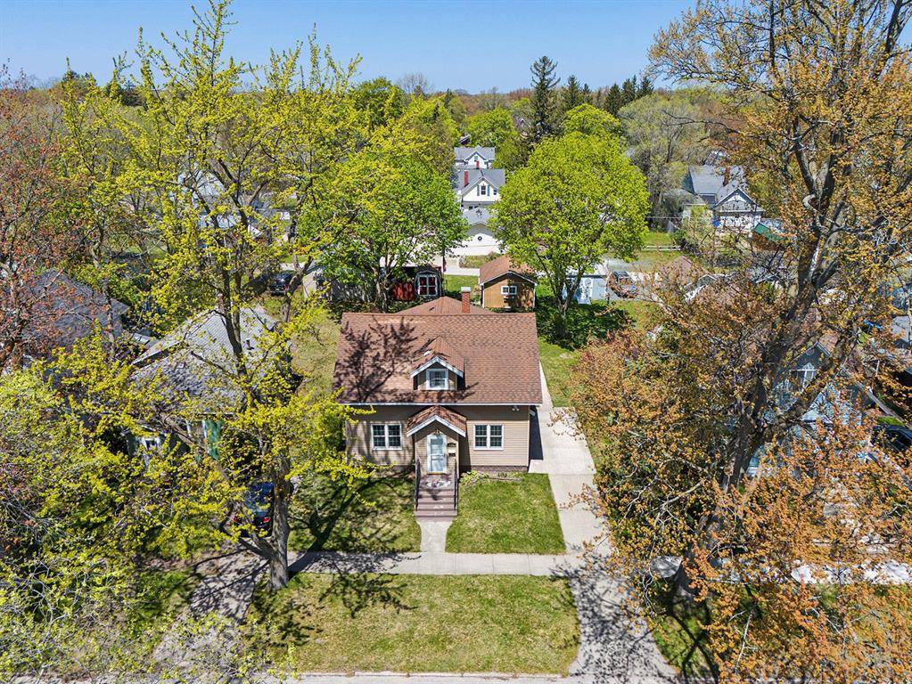 Ludington, MI 49431,805 E Filer St