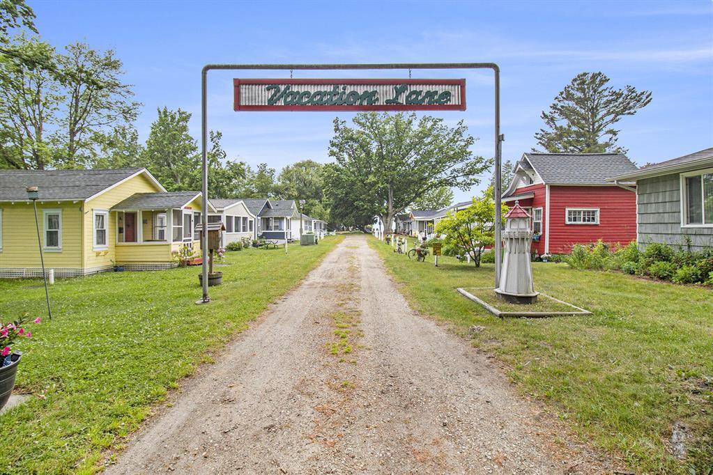 Hamlin Twp, MI 49431,3181 N Lakeshore Drive #6 -Grandmas House