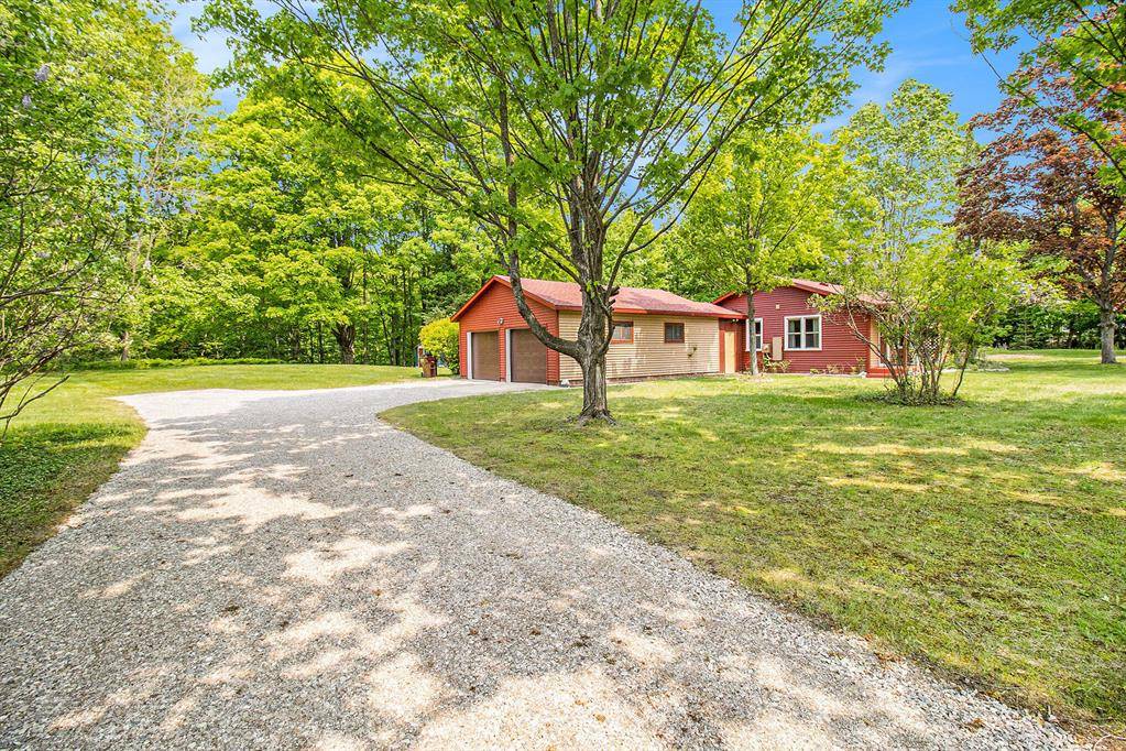 Onekama Vlg, MI 49675,8424 Third Street