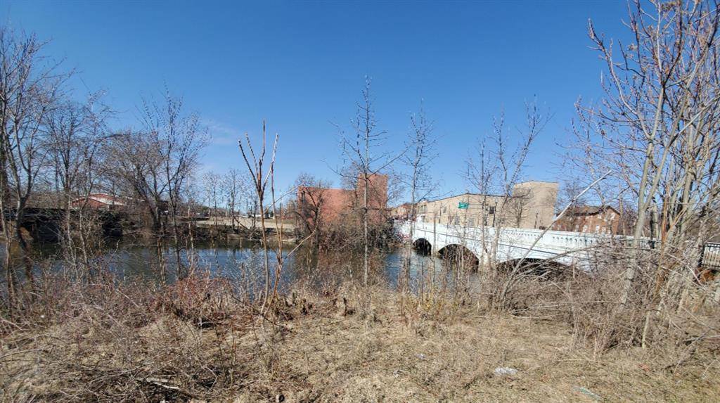 Three Rivers, MI 49093,203 S Main Street