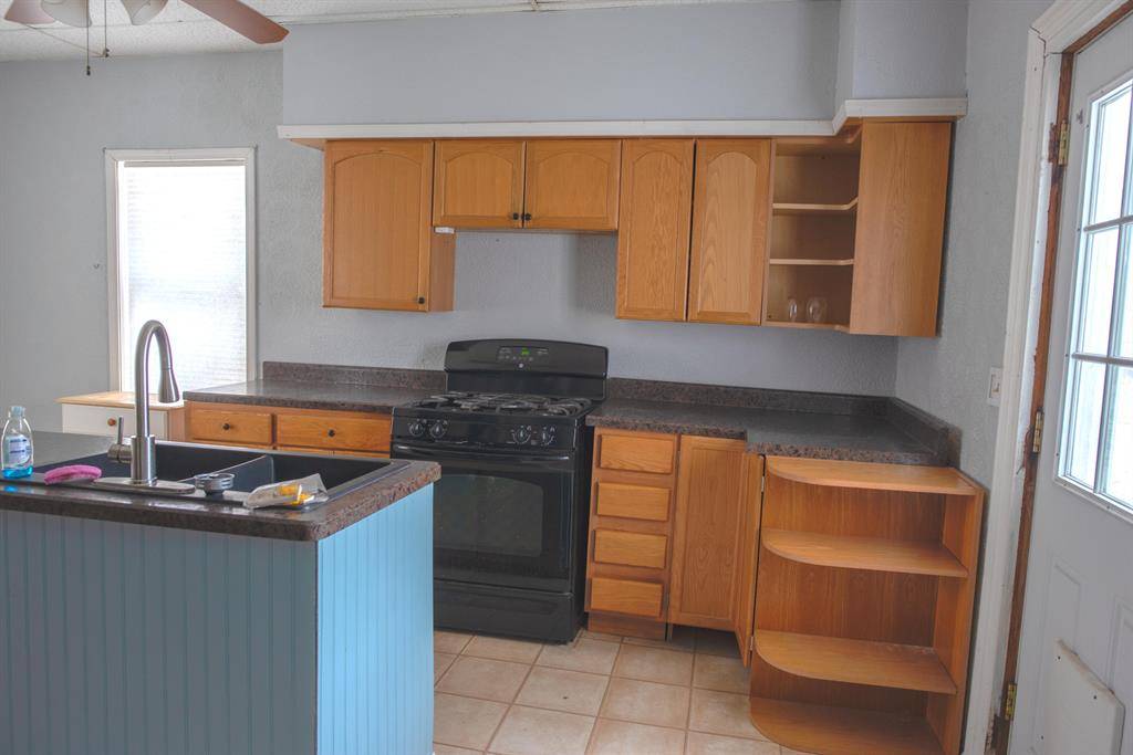 Three Rivers, MI 49093,611 South Street