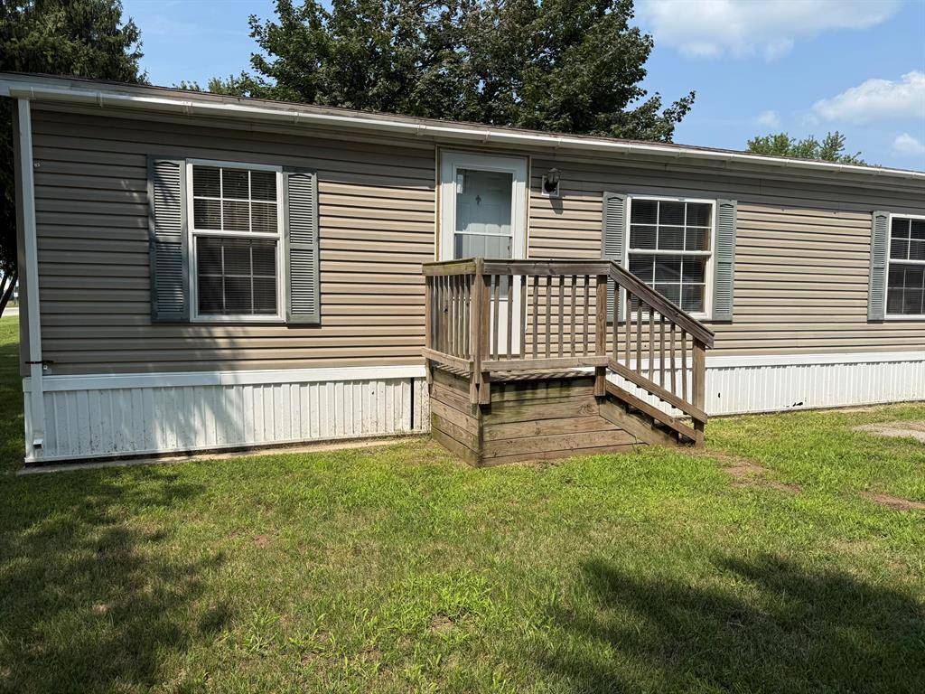 White Pigeon Vlg, MI 49099,501 N US 131 Highway #17