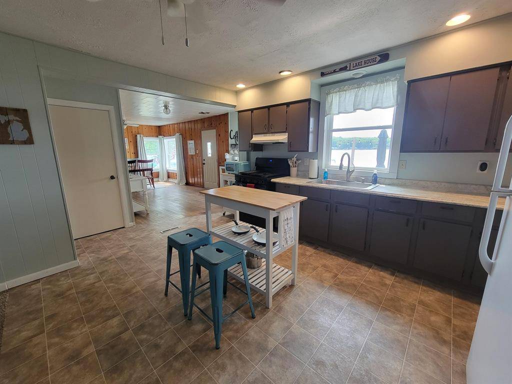 Sherman Twp, MI 49091,63186 W Fish Lake Rd Road