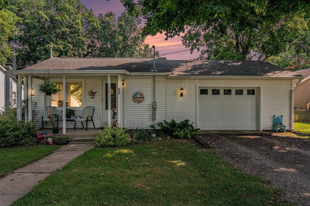 Centreville Vlg, MI 49032,225 W Charlotte Street