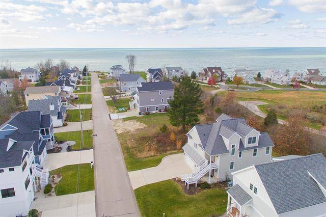 South Haven, MI 49090,7231 Lakeview Avenue