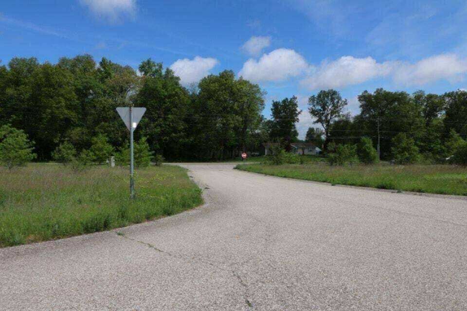 Ontwa Twp, MI 49112,16 Ashley Road