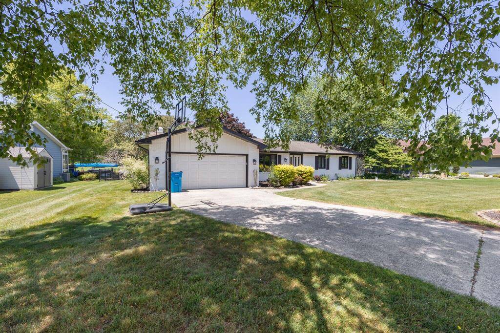 Ontwa Twp, MI 49112,68950 Island Drive