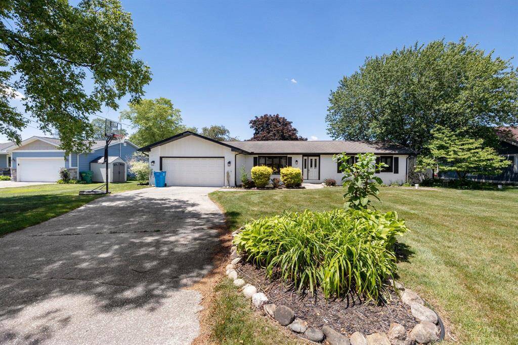 Ontwa Twp, MI 49112,68950 Island Drive