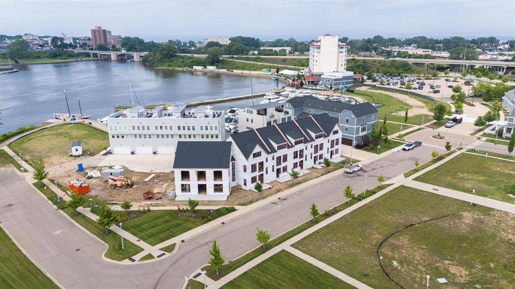 St. Joseph, MI 49085,998 Harbor Drive E