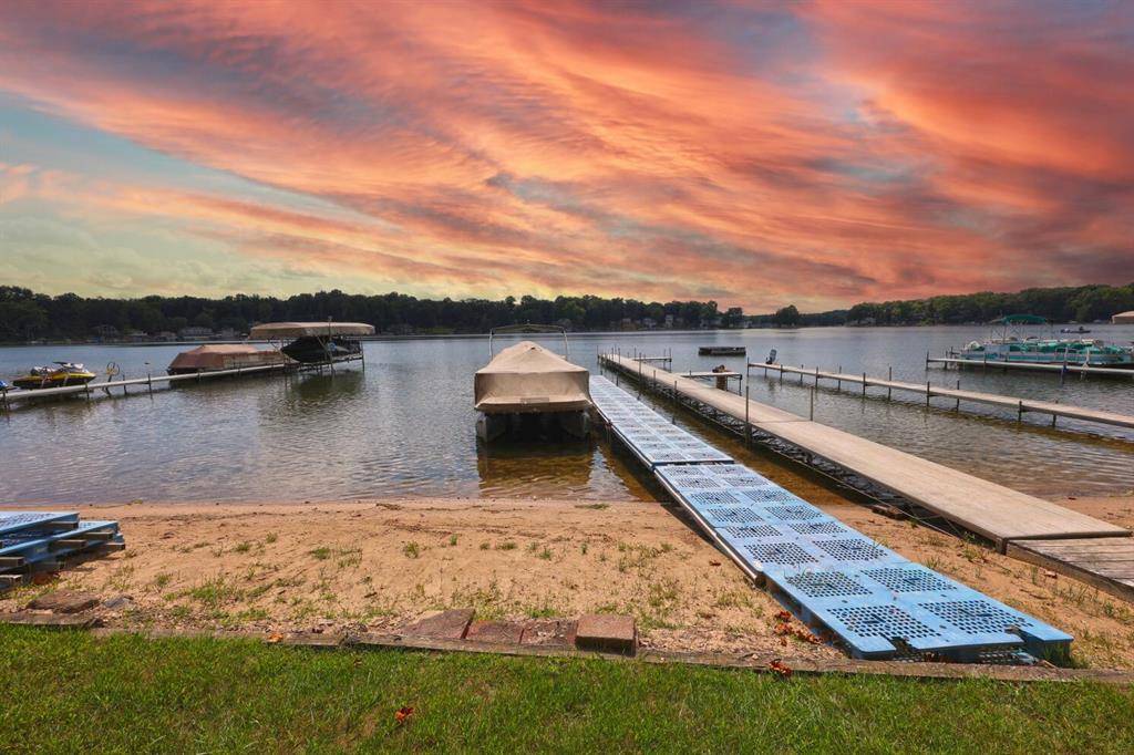 Keeler Twp, MI 49047,93810 Lake Ct.