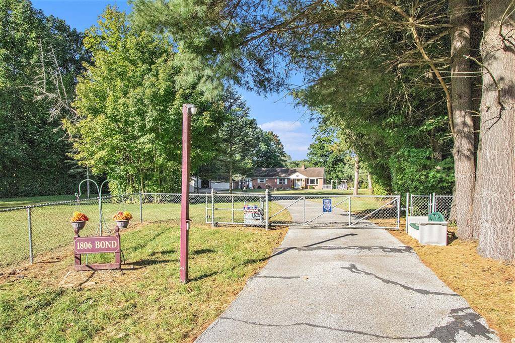Niles Twp, MI 49120,1806 Bond Street
