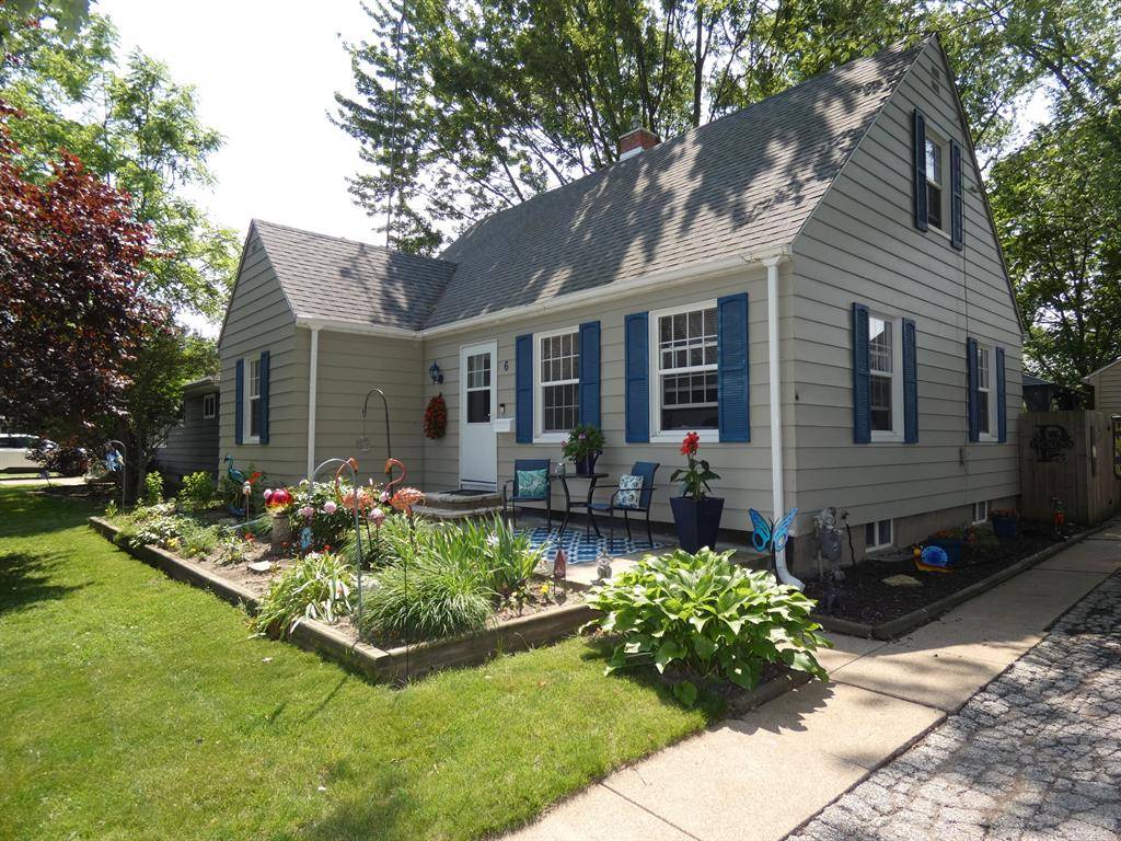Three Oaks Vlg, MI 49128,6 Poplar Street