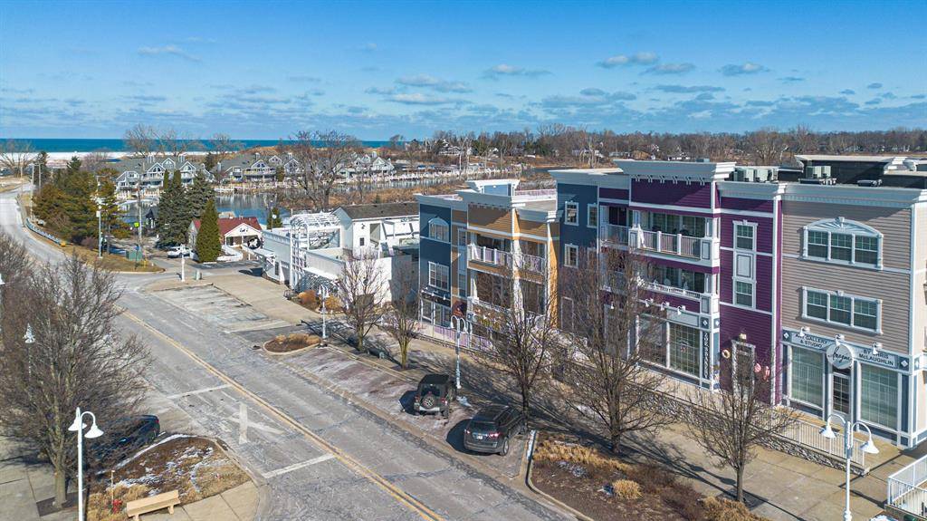 New Buffalo, MI 49117,225 N Whittaker Street 5