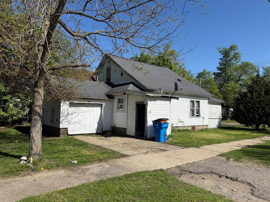Dowagiac, MI 49047,608 W High Street