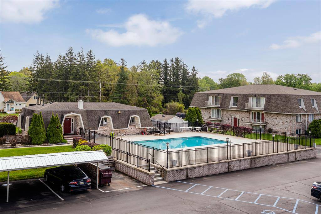 St. Joseph, MI 49085,3614 Lake Shore Drive J-10