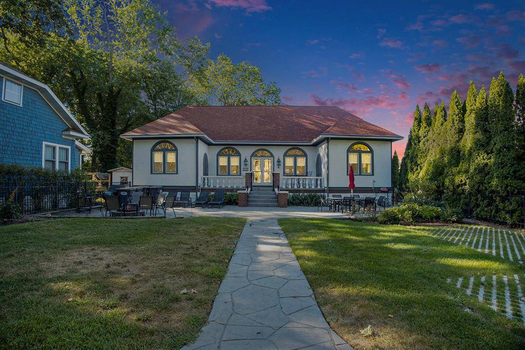 South Haven, MI 49090,228 Brockway Avenue