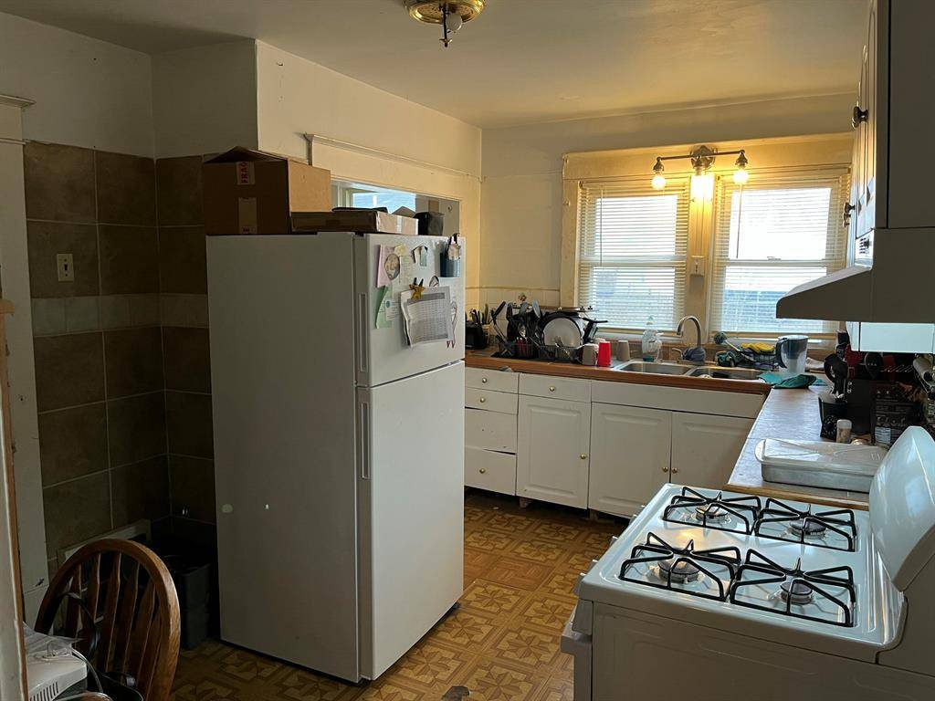 Dowagiac, MI 49047,607 W High Street