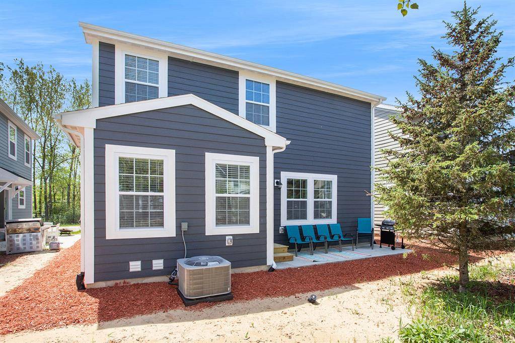 South Haven, MI 49090,333 Ash Street