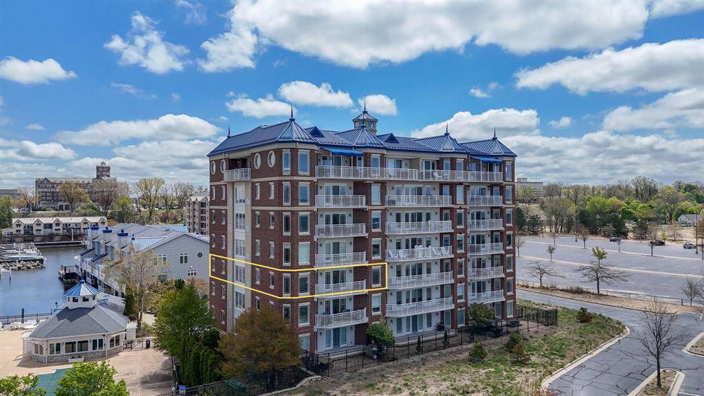 St. Joseph, MI 49085,200 Lake Street 4B