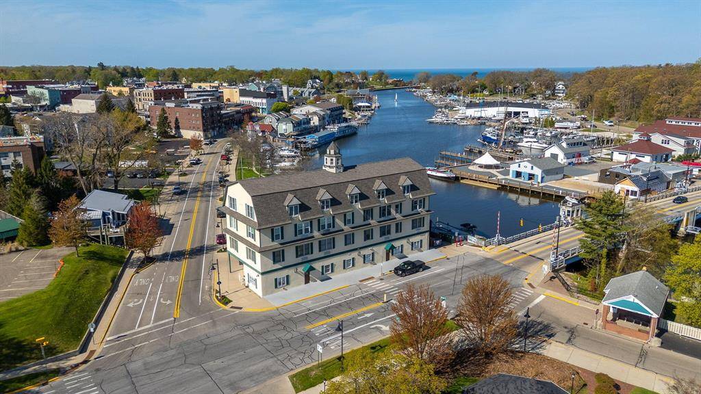 South Haven, MI 49090,532 Dyckman Avenue B1A