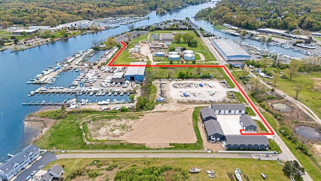 St. Joseph, MI 49085,185 Anchors Way 20