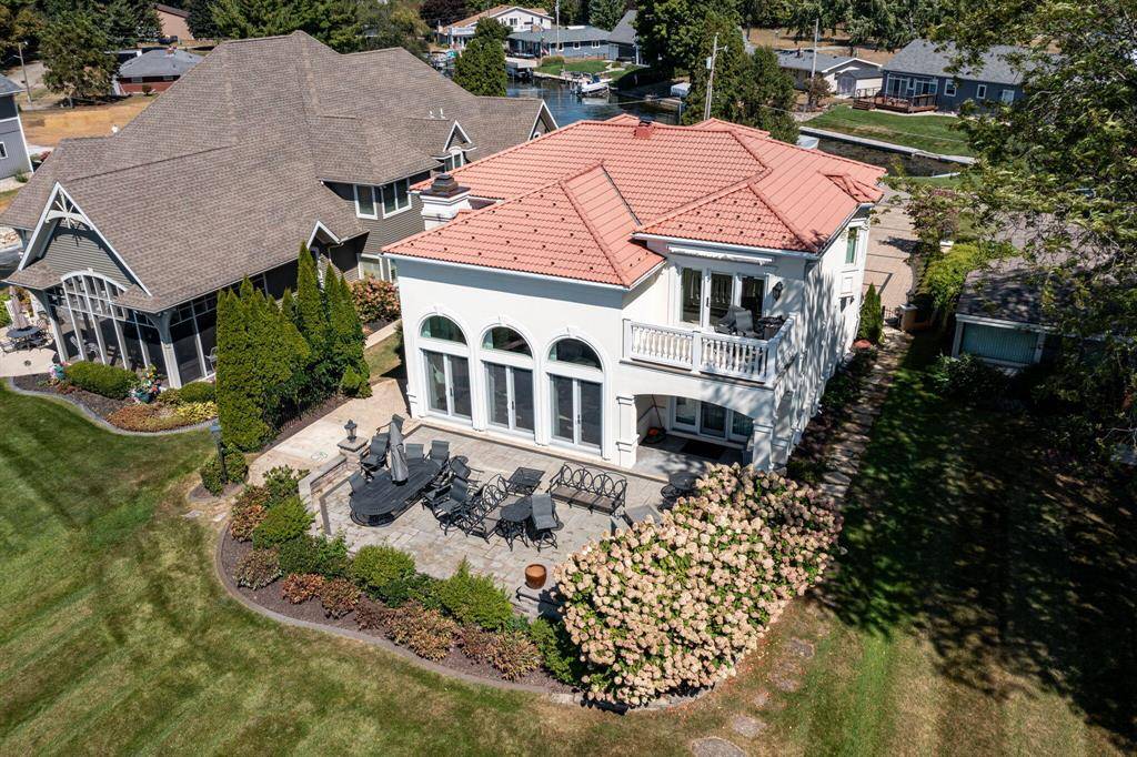Ontwa Twp, MI 49112,68283 Park Shore Drive