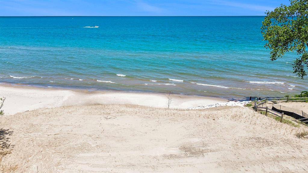 Michiana Vlg, MI 49117,4281 Lakeshore Road